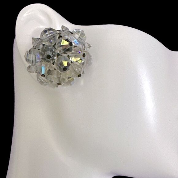 Vintage Laguna AB Crystal cluster earrings clip back - Picture 1 of 8